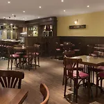 克拉尼斯卡戈拉华美达酒店及套房 酒店