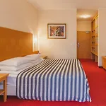 Hotel Ramada & 4*