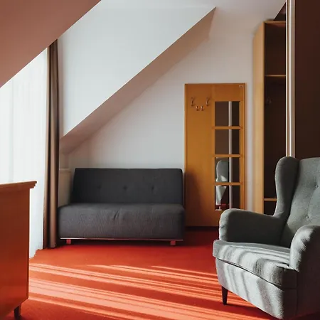 Ramada & Hotel 4*