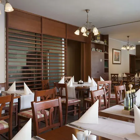 Ramada & Hotel 4*