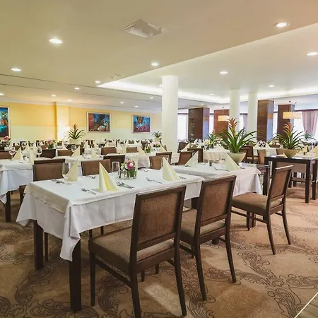Ramada & Hotel 4*