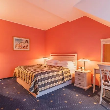 Hotel Ramada & 4*