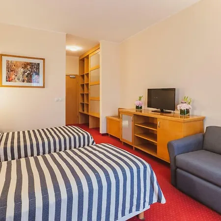 Hotel Ramada & 4*