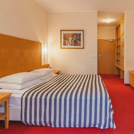 Hotel Ramada & 4*
