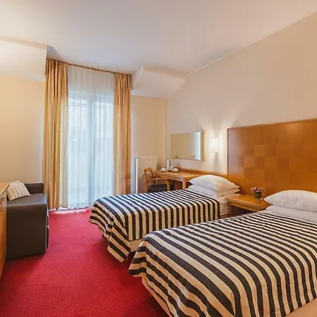 Ramada & Hotel