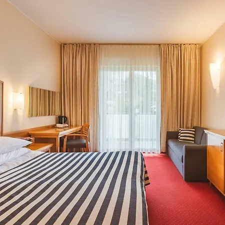 Hotel Ramada & 4*